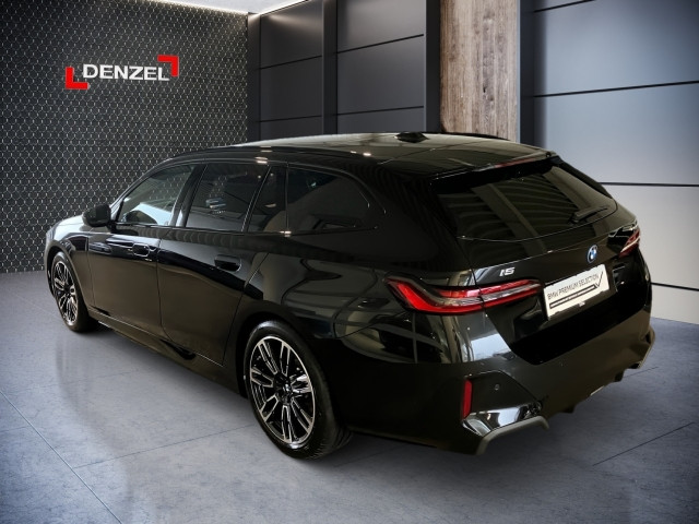 Bild 2: BMW i5 eDrive40 Touring G61