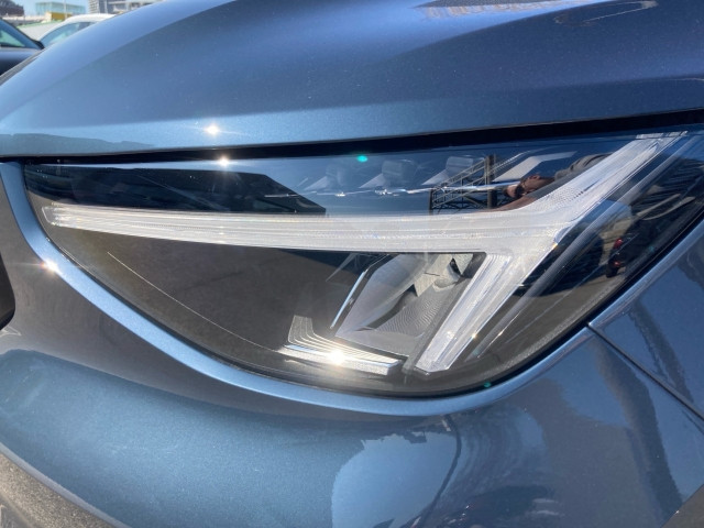 Bild 2: VOLVO PKW XC40 Plus, B3 Mild Hybrid, Benzin, Dark