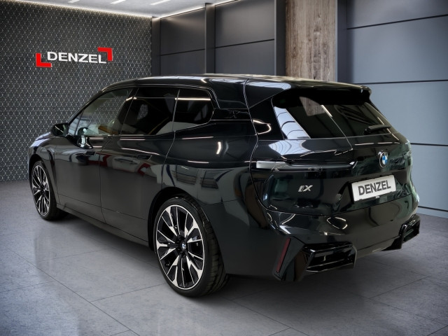 Bild 2: BMW PKW i-Serie iX xDrive45