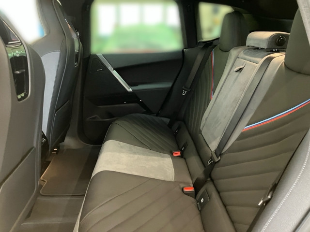 Bild 8: BMW PKW i-Serie iX xDrive45
