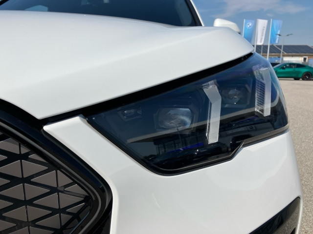 Bild 11: BMW iX2 eDrive20 U10 HB0