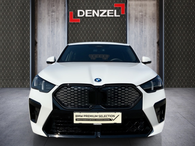 Bild 12: BMW iX2 eDrive20 U10 HB0