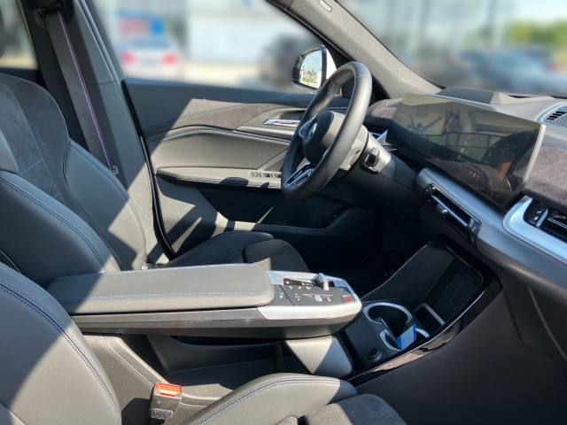 Bild 5: BMW iX2 eDrive20 U10 HB0
