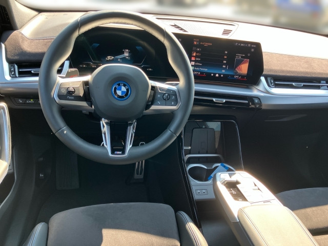 Bild 6: BMW iX2 eDrive20 U10 HB0