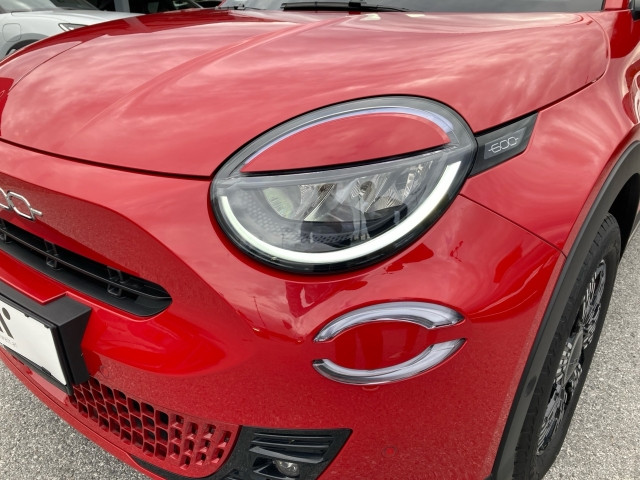 Bild 11: Fiat 600 Hybrid 100