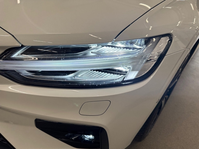 Bild 11: VOLVO PKW V60 Plus, B4 Mild Hybrid, Benzin, Dark