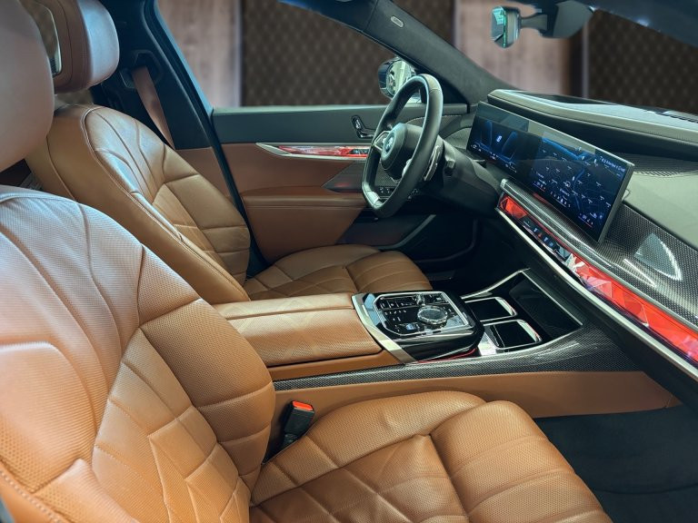 Bild 5: BMW 750e xDrive Limousin