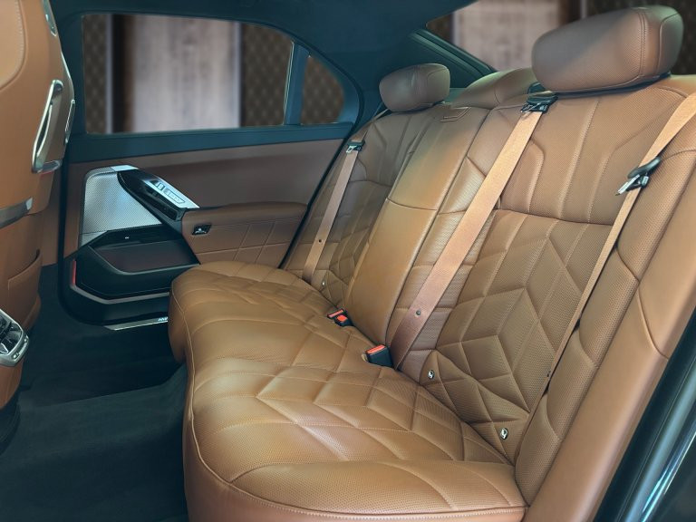 Bild 8: BMW 750e xDrive Limousin