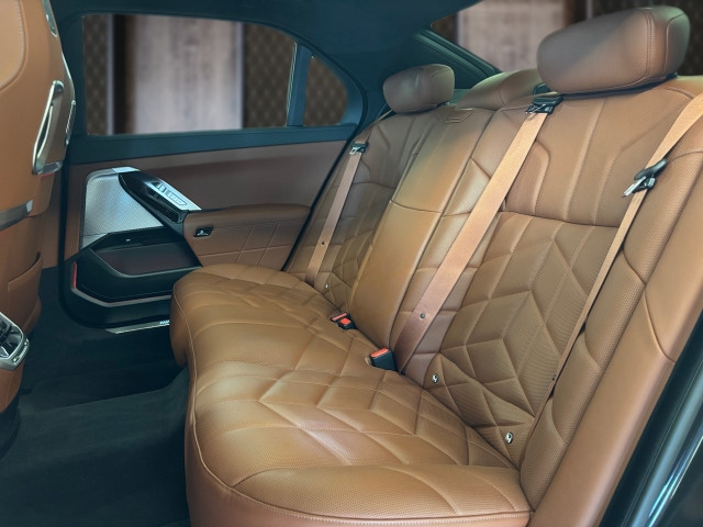 Bild 8: BMW 750e xDrive Limousin