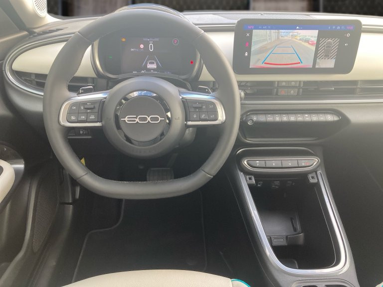 Bild 6: Fiat 600 Hybrid 100 6-Gang eDCT La prima
