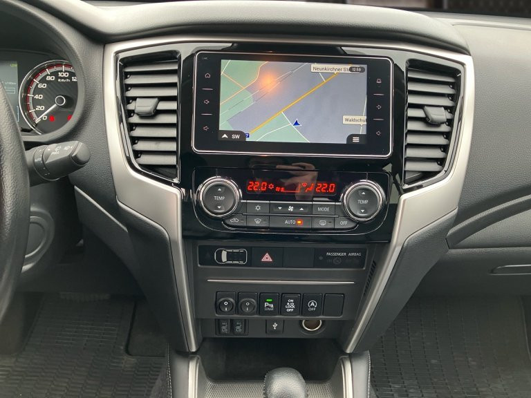 Bild 7: Mitsubishi L 200 2,2 DI-D HP 4WD Doppelkabine Diamond Aut.