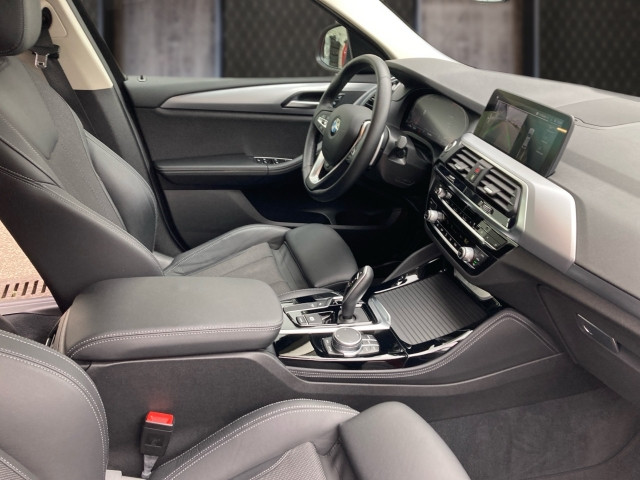 Bild 5: BMW X4 xDrive 20d 48 V Aut.