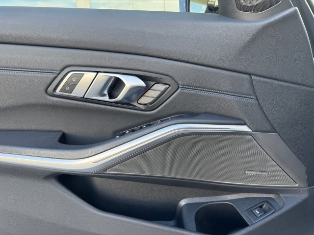 Bild 14: BMW 330d xDrive Aut.