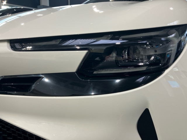 Bild 11: Alfa Junior Ibrida Speciale 1.2 136PS MHEV FWD