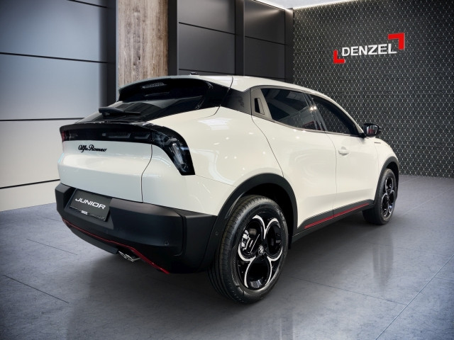 Bild 3: Alfa Junior Ibrida Speciale 1.2 136PS MHEV FWD