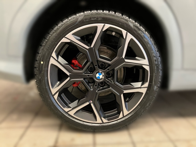 Bild 4: BMW iX2 xDrive30 U10