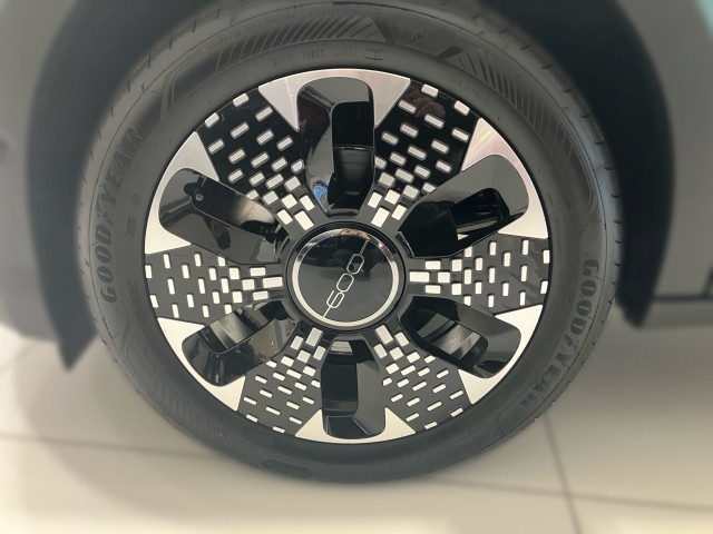 Bild 4: Fiat 600 BEV La Prima 365