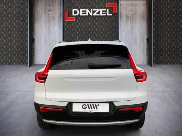 Bild 10: VOLVO PKW XC40 D3 Momentum