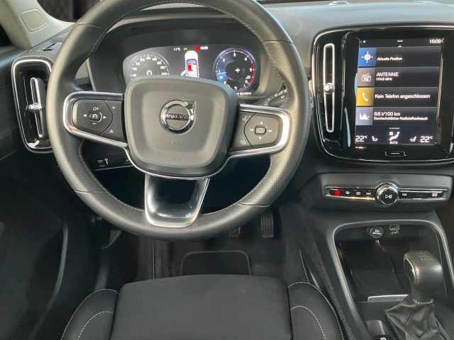 Bild 6: VOLVO PKW XC40 D3 Momentum