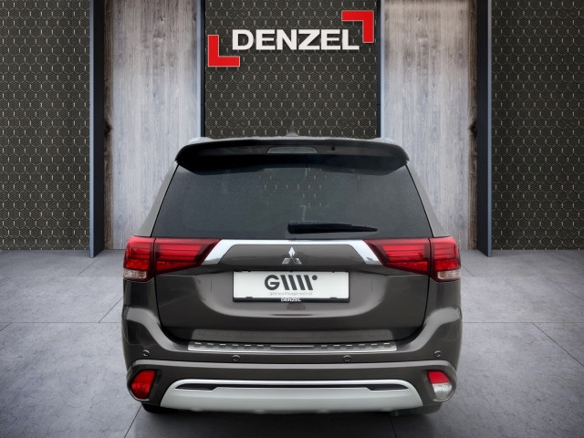 Bild 10: Mitsubishi Outlander 2,4 PHEV Diamond