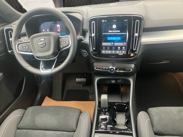 Bild 6: VOLVO PKW XC40 Plus, B3 Mild Hybrid, Benzin, Dark