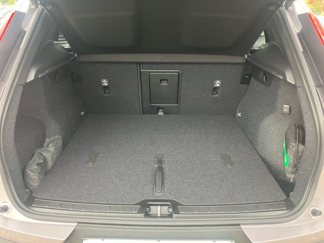 Bild 8: VOLVO PKW XC40 Plus, B3 Mild Hybrid, Benzin, Dark