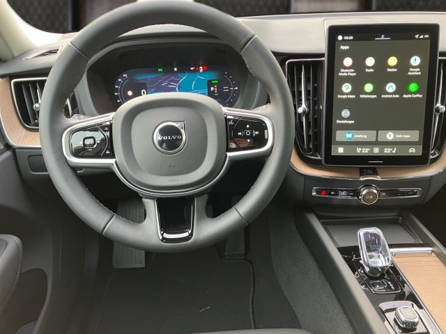 Bild 6: VOLVO PKW XC60 Plus, T6 AWD Plug-in Hybrid, Elektrisch/Benzin, Dark