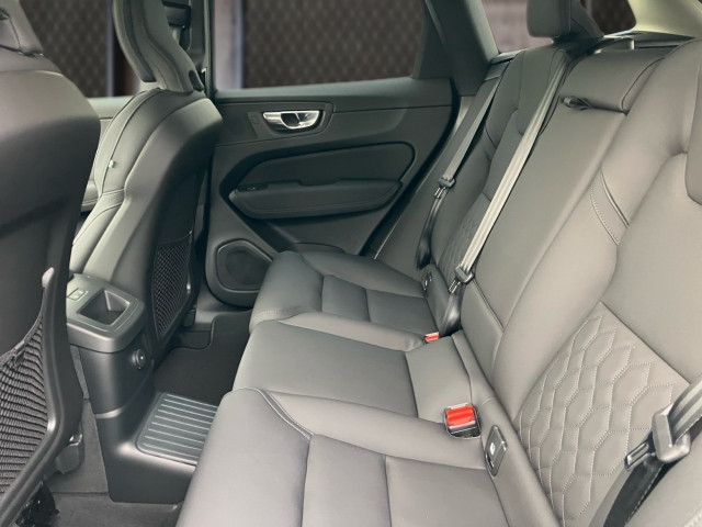 Bild 8: VOLVO PKW XC60 Plus, T6 AWD Plug-in Hybrid, Elektrisch/Benzin, Dark