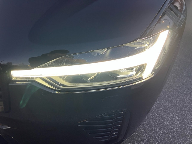 Bild 11: VOLVO PKW XC60 Plus, T6 AWD Plug-in Hybrid, Elektrisch/Benzin, Dark