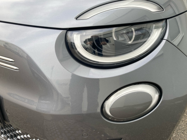 Bild 11: Fiat 500C Elektro La Prima 42 kWh