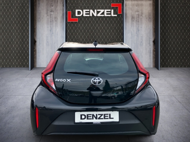 Bild 10: Toyota AYGO X 1,0 l Play