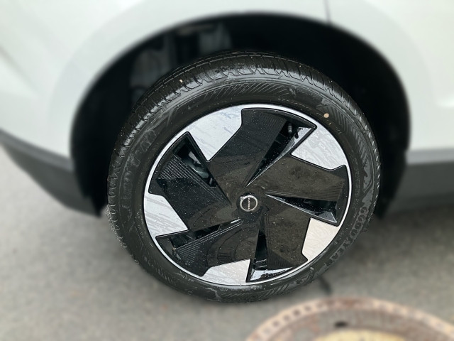 Bild 4: VOLVO PKW EX30 Plus, Single Motor Extended Range, Vollelektrisch