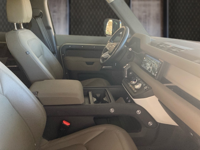 Bild 5: Land Rover Defender 110 D250 AW