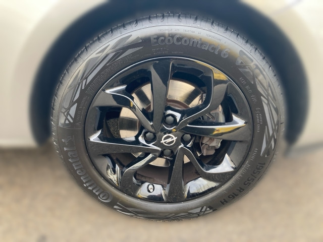 Bild 4: Opel Corsa 1,4 Turbo Black&Color Start/Stop