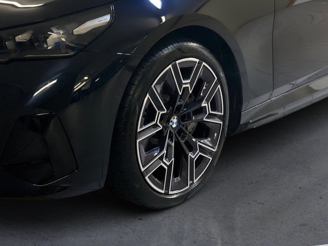 Bild 13: BMW i5 xDrive40 Touring
