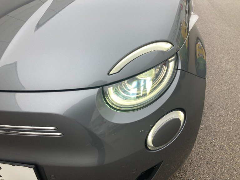 Bild 11: Fiat 500C Elektro La Prima 42 kWh