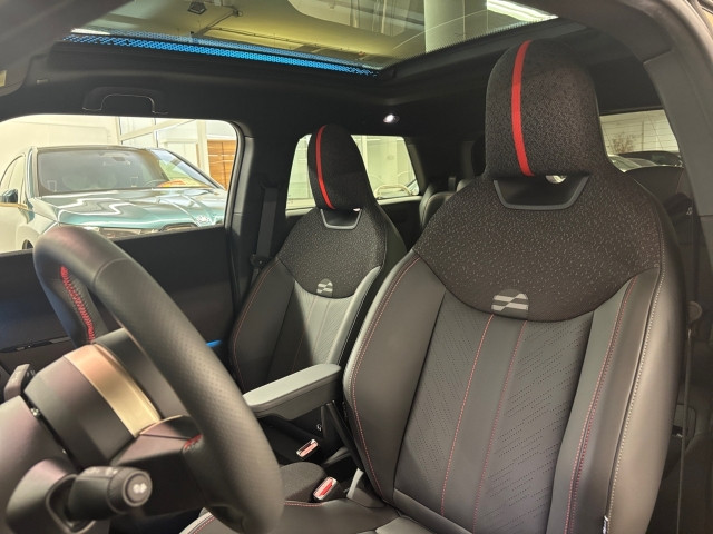 Bild 13: Mini Cooper SE J01 HC0