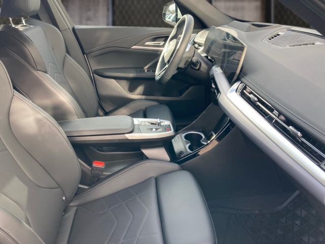 Bild 5: BMW iX1 xDrive30 U11