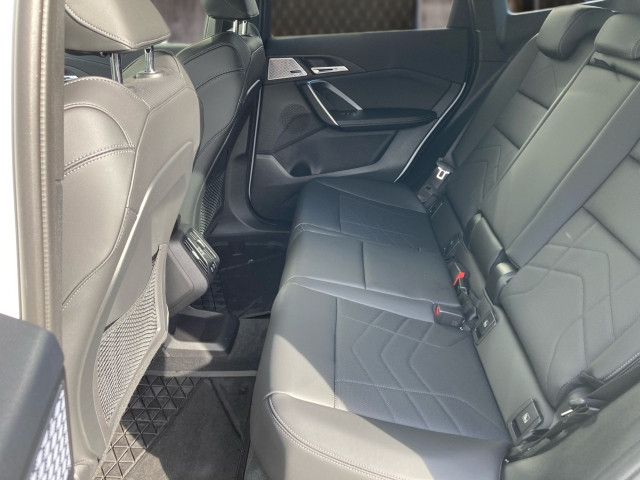 Bild 8: BMW iX1 xDrive30 U11