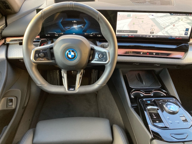 Bild 6: BMW i5 xDrive40 Touring