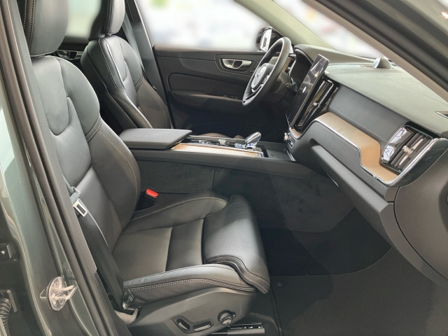 Bild 5: VOLVO PKW XC60 Ultra, T8 AWD Plug-in Hybrid, Elektrisch/Benzin, Dark