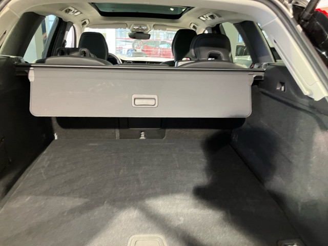 Bild 9: VOLVO PKW XC60 Plus, T6 Plug-in Hybrid, Elektrisch/Benzin, Dark