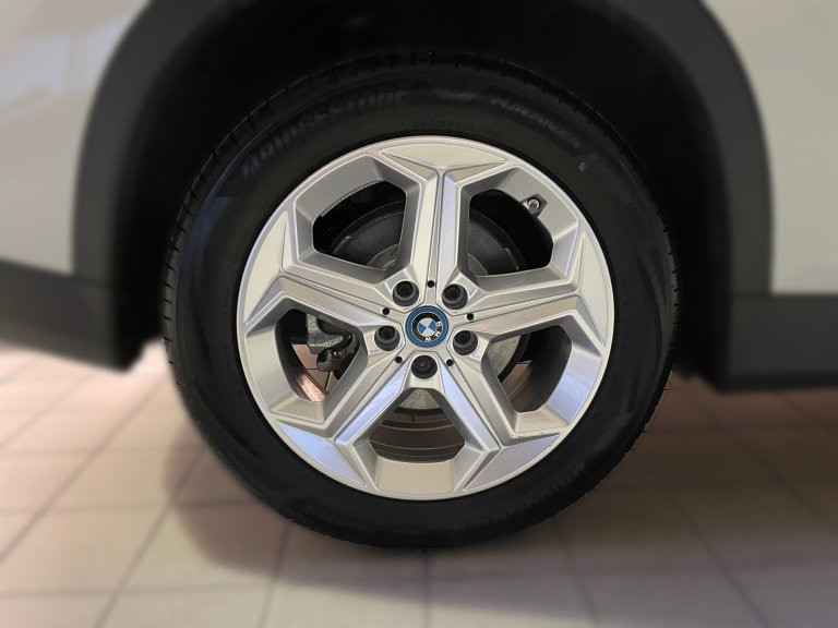 Bild 4: BMW iX1 xDrive30 U11