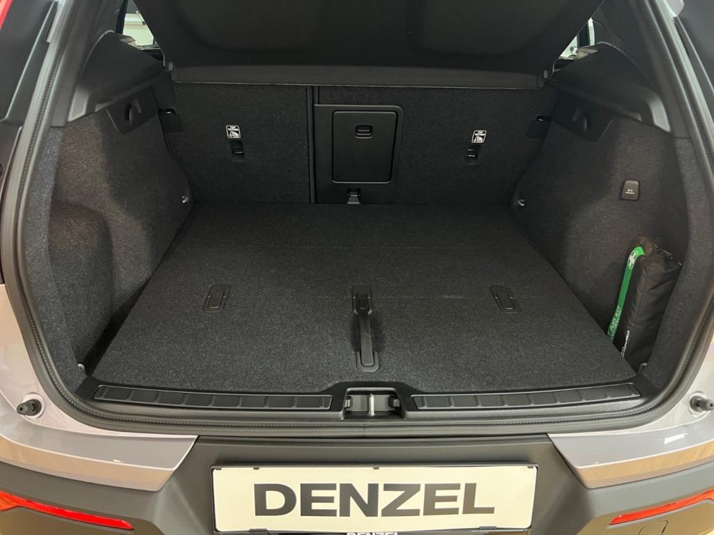 Bild 9: VOLVO PKW XC40 B3 Mild Hybrid Plus Dark