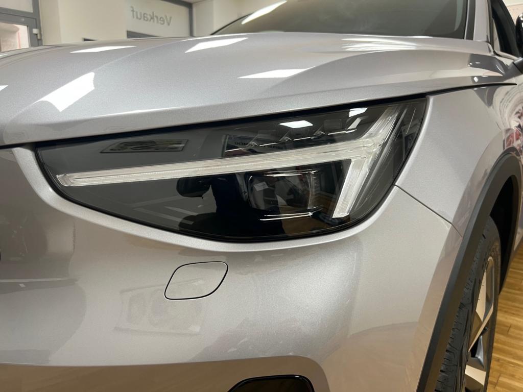 Bild 11: Volvo XC40 B3 Mild Hybrid Plus Dark