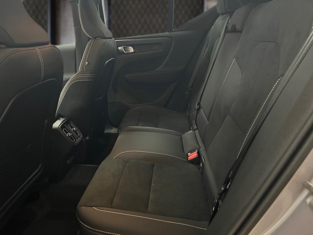 Bild 8: Volvo XC40 B3 Mild Hybrid Plus Dark