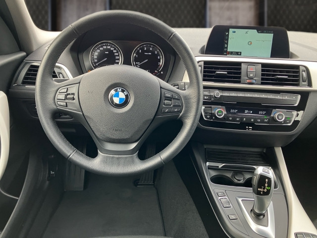 Bild 10: BMW 118i Advantage Aut.