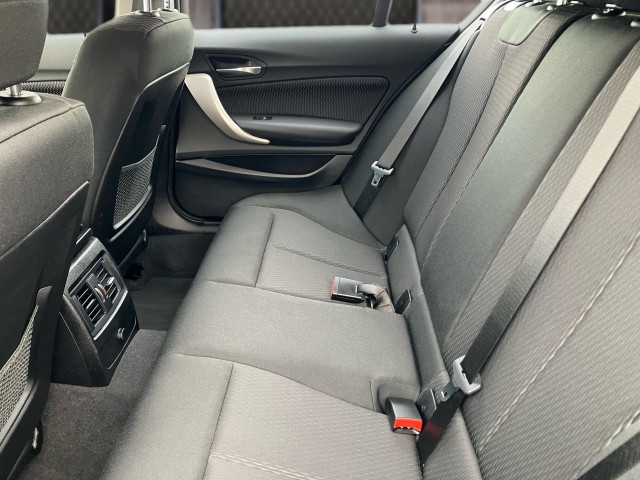 Bild 12: BMW 118i Advantage Aut.