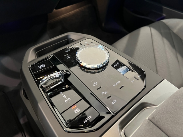 Bild 14: BMW PKW i-Serie iX xDrive45