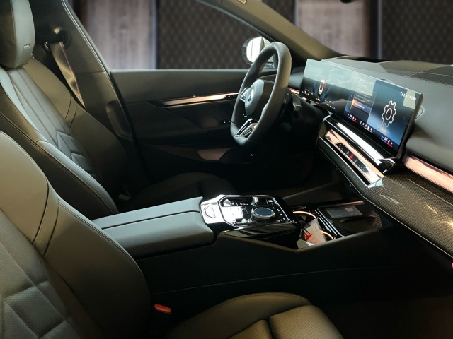 Bild 5: BMW 520d xDrive Limousine G60 B47